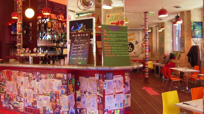 Paris' best cheap bars...