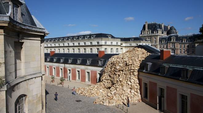 Tadashi Kawamata, 'Gandamaison', La Maréchalerie, Versailles, 2008