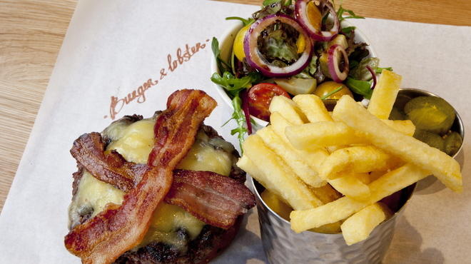 Burger & Lobster