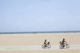 The 31 reasons LA kicks New York's ass