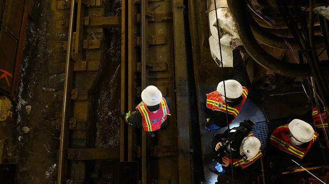 Damage to the Montague tube between Manhattan and Brooklyn