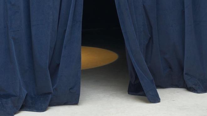 Kristin Oppenheim, Tap Your Shoes, 1996. Courtesy de l'artiste et Frac des Pays de la Loire. © Marc Domage