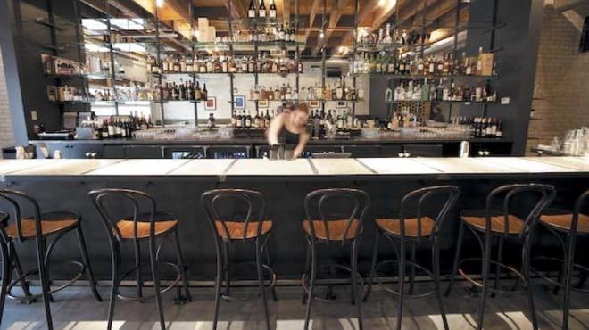 Lincoln Park: Have a drink or two at Ada Street in Lincoln Park.�