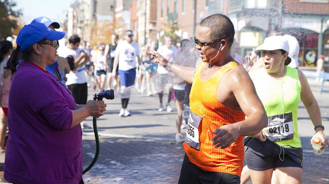 Chicago Marathon seen from Pilsen's 18th Street. Mile 19
