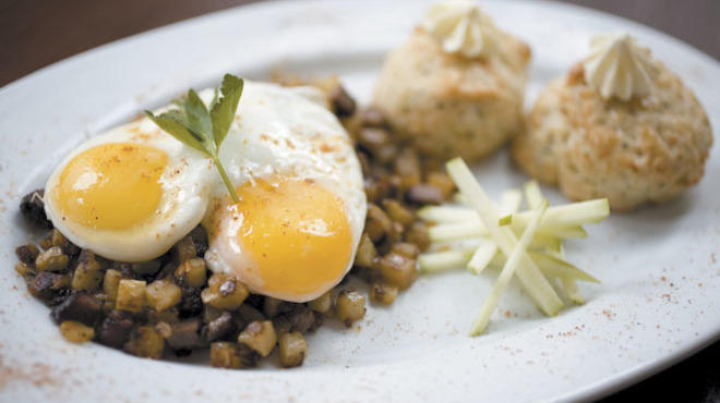 Kobe brisket hash with cheddar-chive biscuits at Chicago Q.