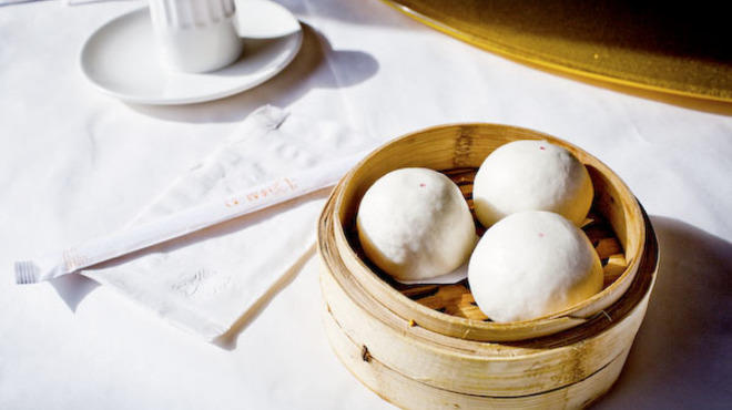 Egg-yolk buns at Cai