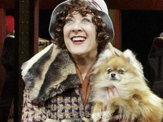 Karen Ziemba and Trixie in Bullets Over Broadway