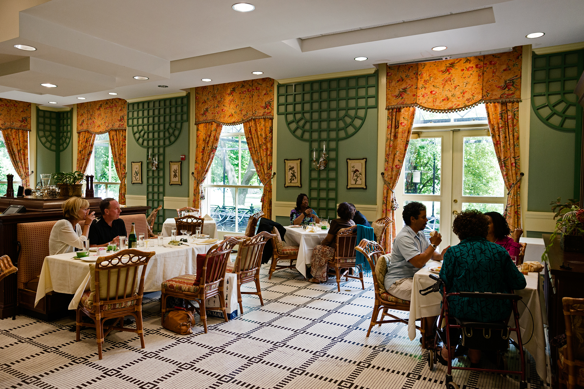 5 unexpected spots for waterfront dining in Chicago