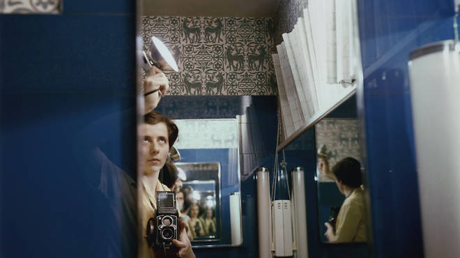 Vivian Maier, 'Self-portrait' / © Vivian Maier / Maloof Collection, Courtesy Howard Greenberg Gallery, New York / Les Douches La Galerie