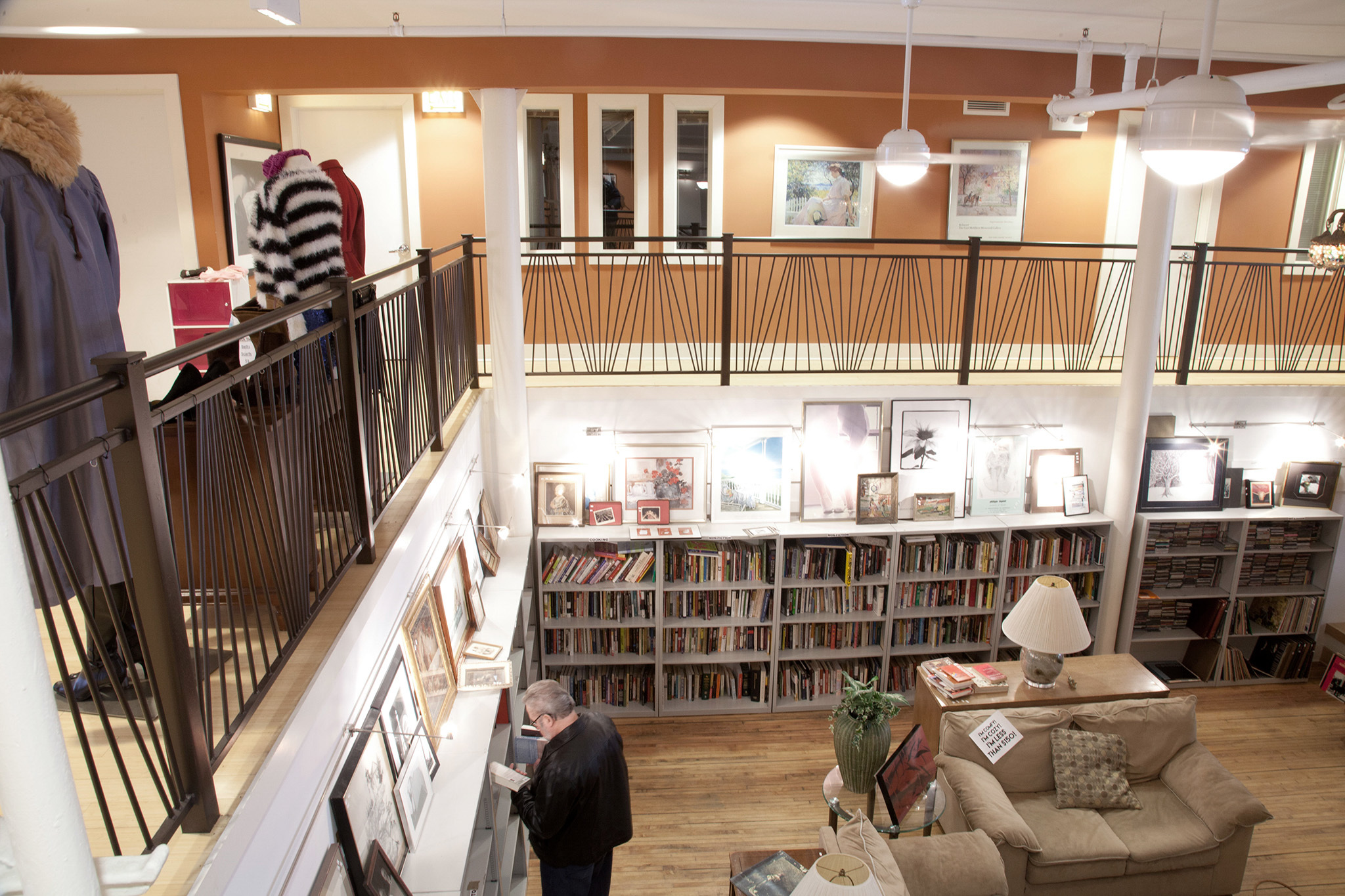 Thrift stores in Chicago for secondhand shopping