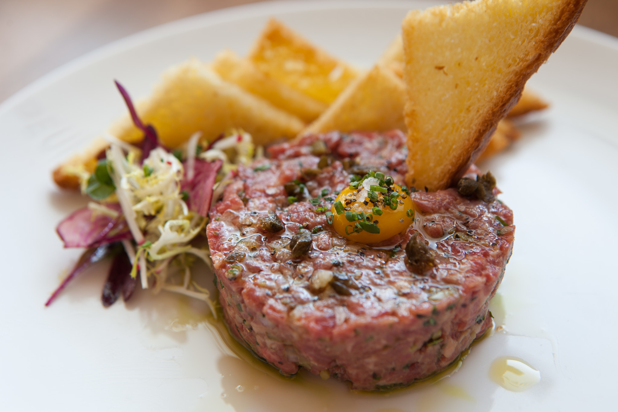 6 new steak tartare dishes in Chicago to try right now