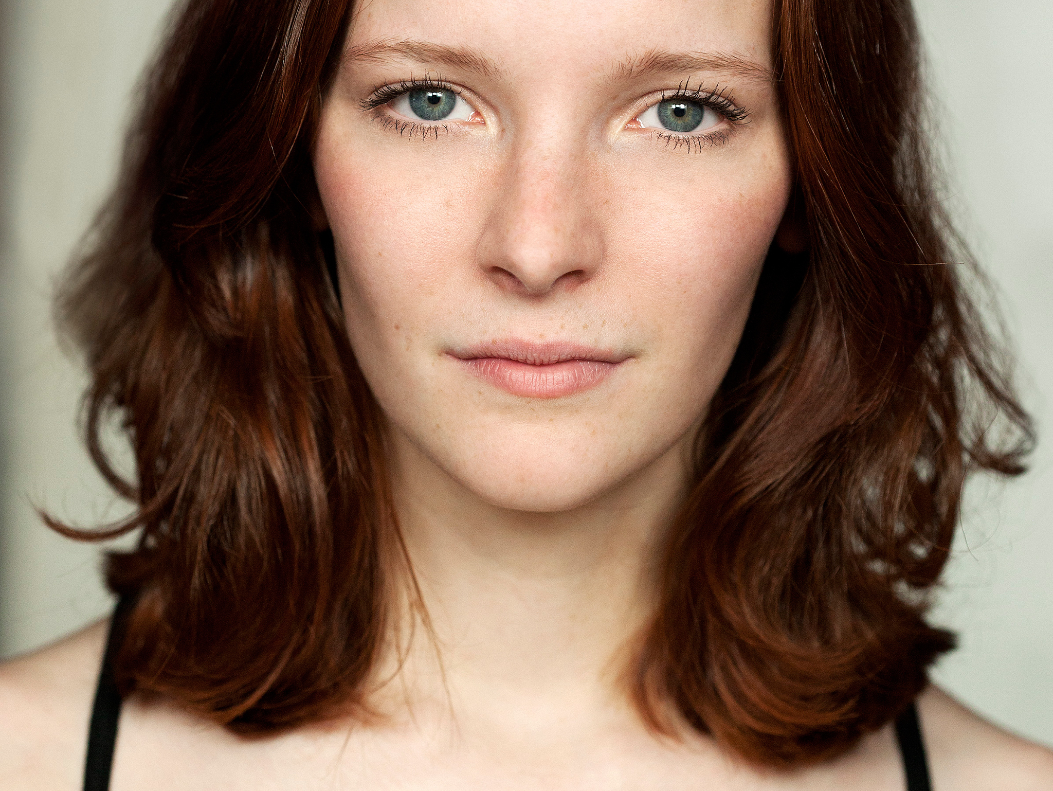 Morfydd Clark'S Honest Talk About Beauty In Hollywood - c1m79yq
