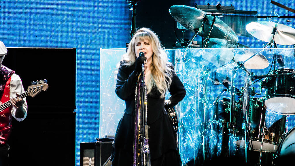 Stevie Nicks Just Announced Her U S Solo Tour