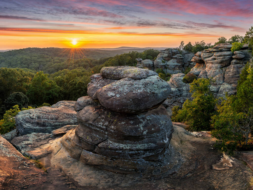 17 Best Road Trips From Chicago To Experience The Midwest