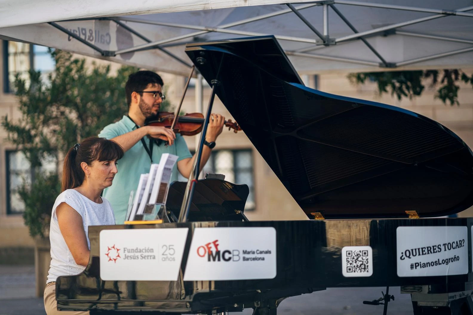 Tu ciudad se llena de pianos