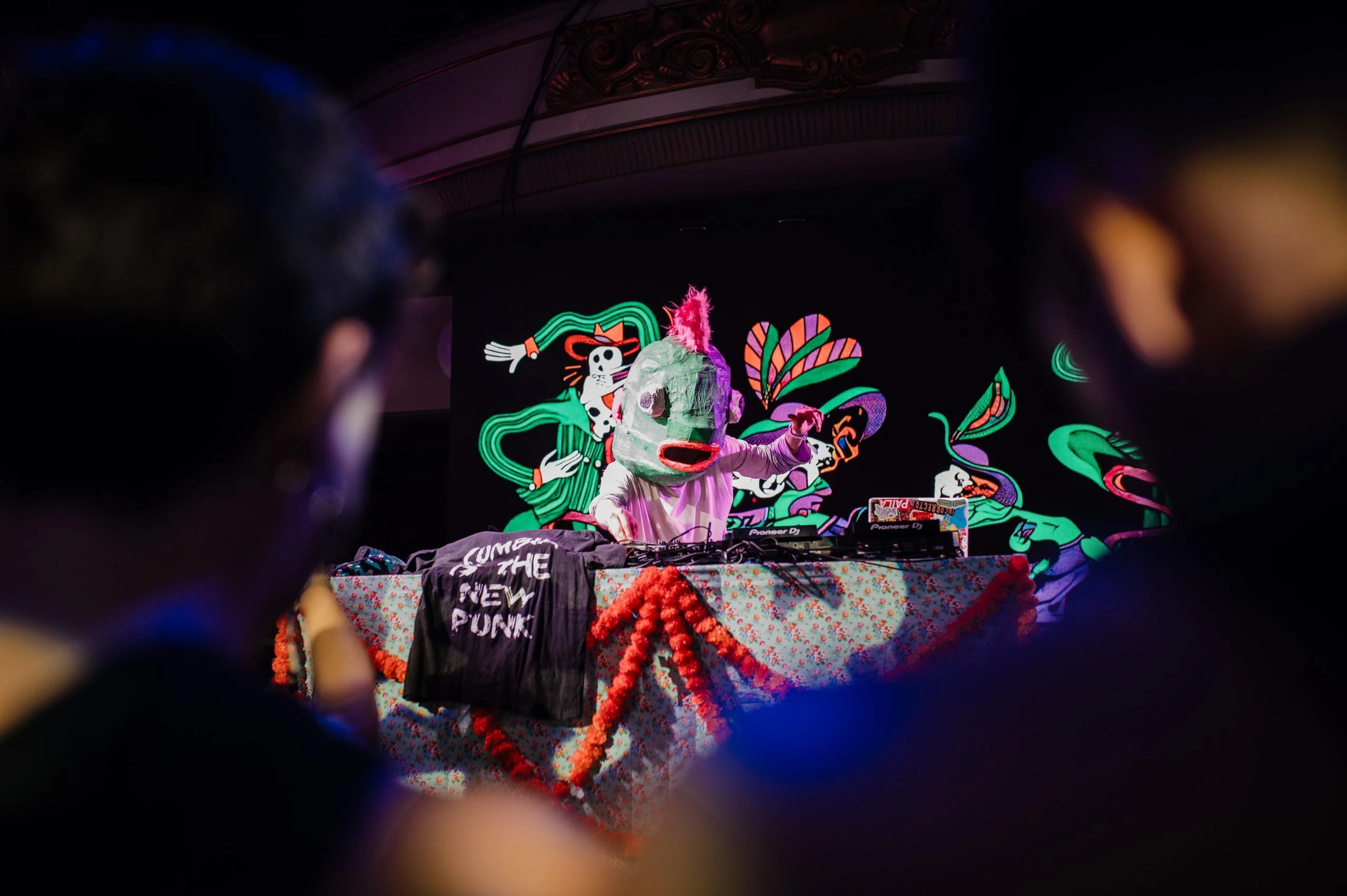Noche de muertos y brujas