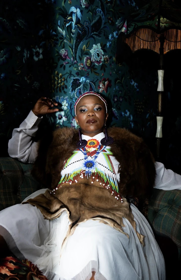 Zolani Mahola is the Queen she thinks she is!