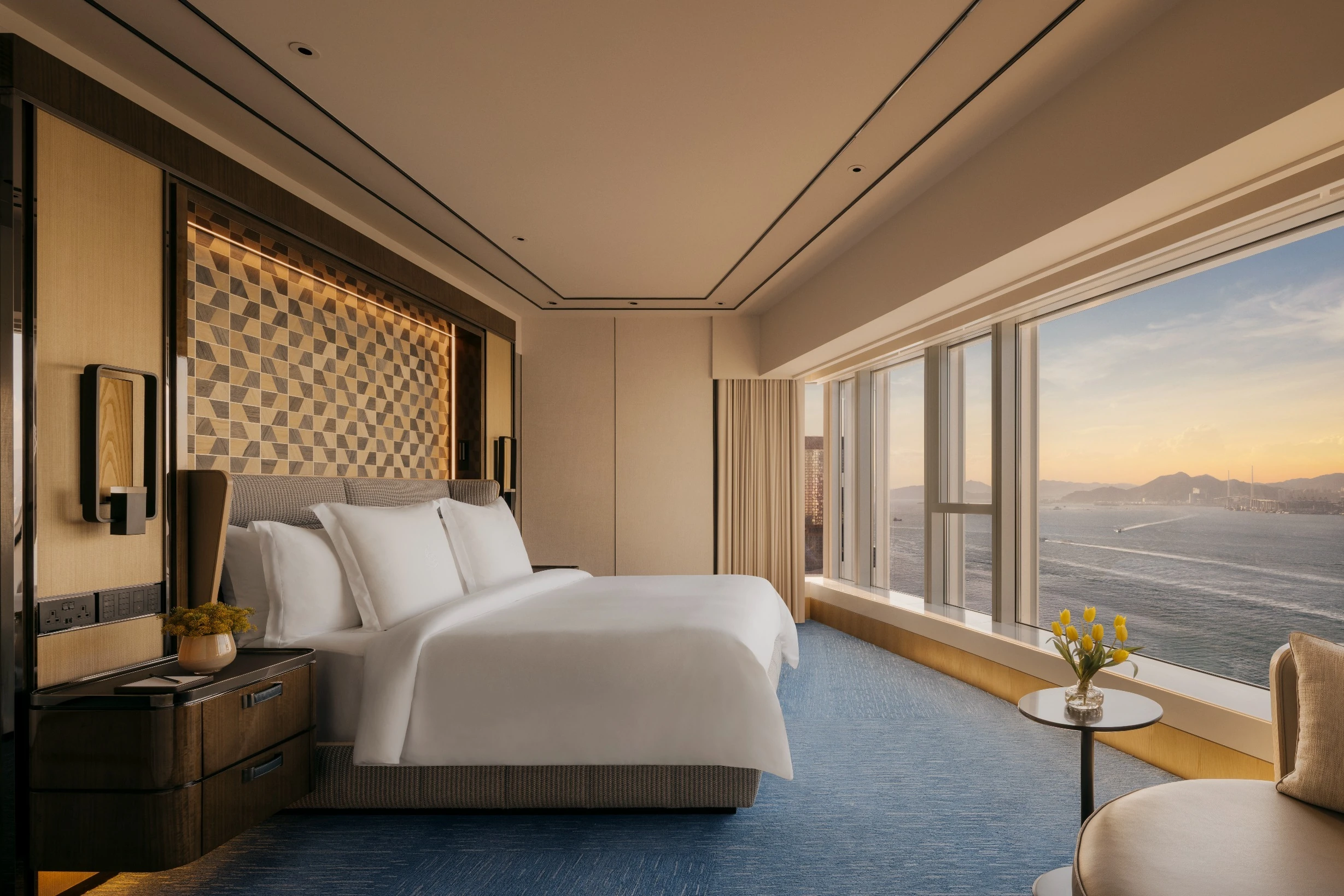 Four Seasons Hotel Hong Kong 