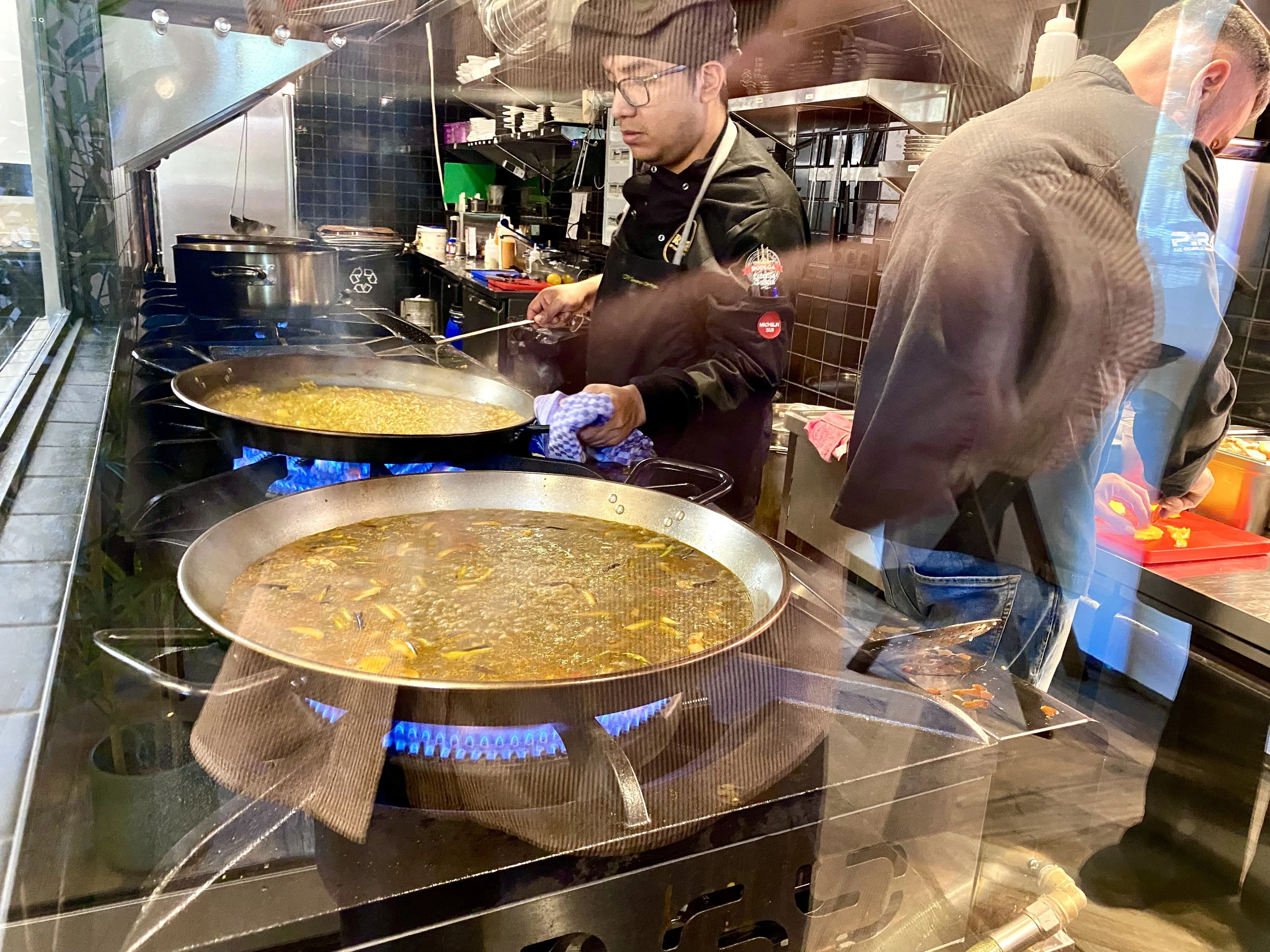 Arroces en la cocina de Ruge La Barra
