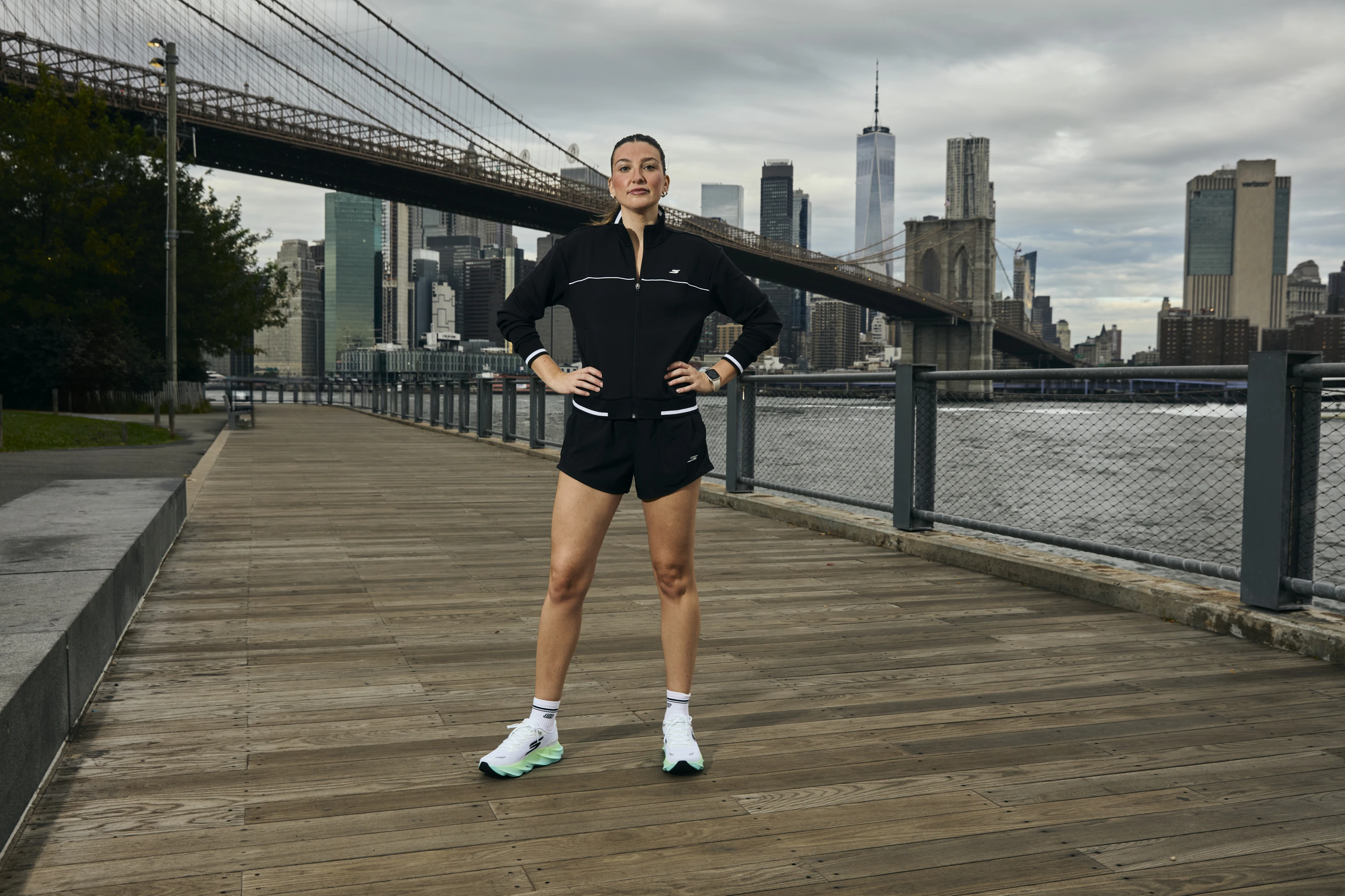 Alexis Kelly in Skechers AERO Razor at the Brooklyn Bridge