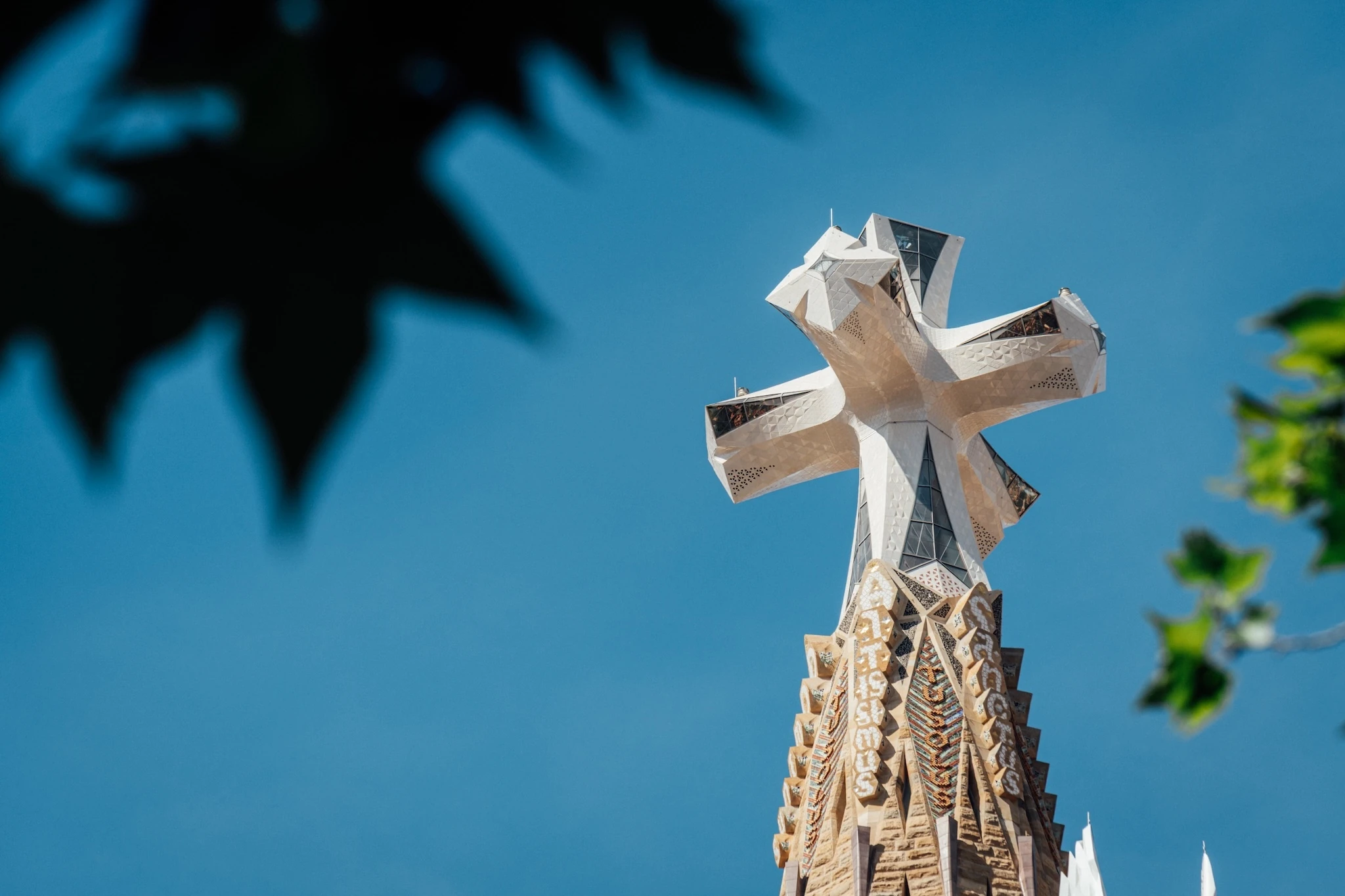 Sagrada Fam&iacute;lia&rsquo;s Tower of Jesus Christ with a four armed cross