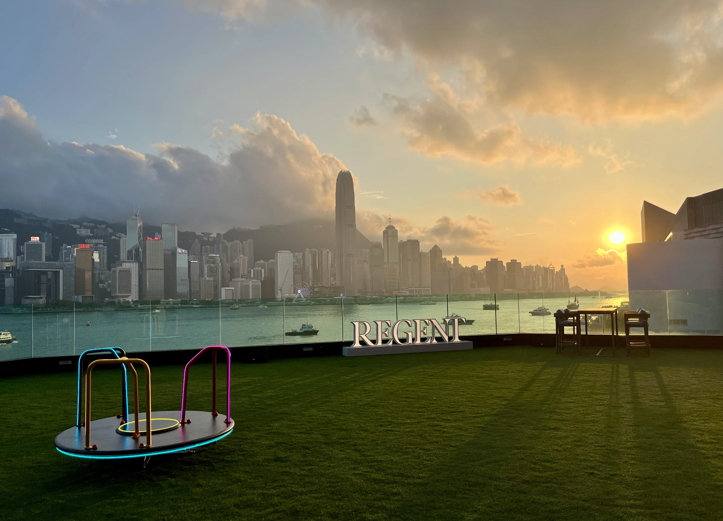 香港麗晶酒店聯乘小包包