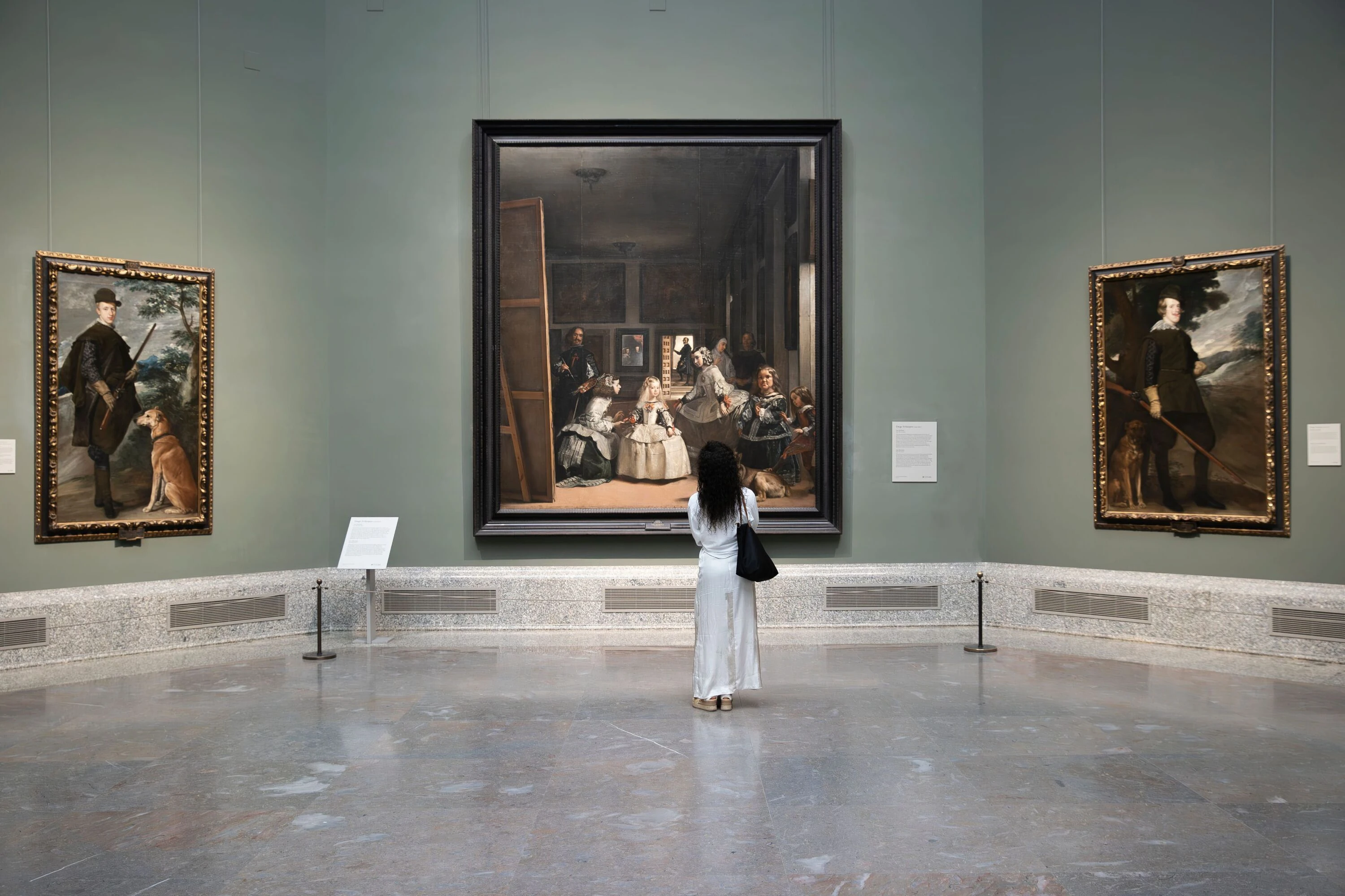 Visitantes en las salas del Museo del Prado