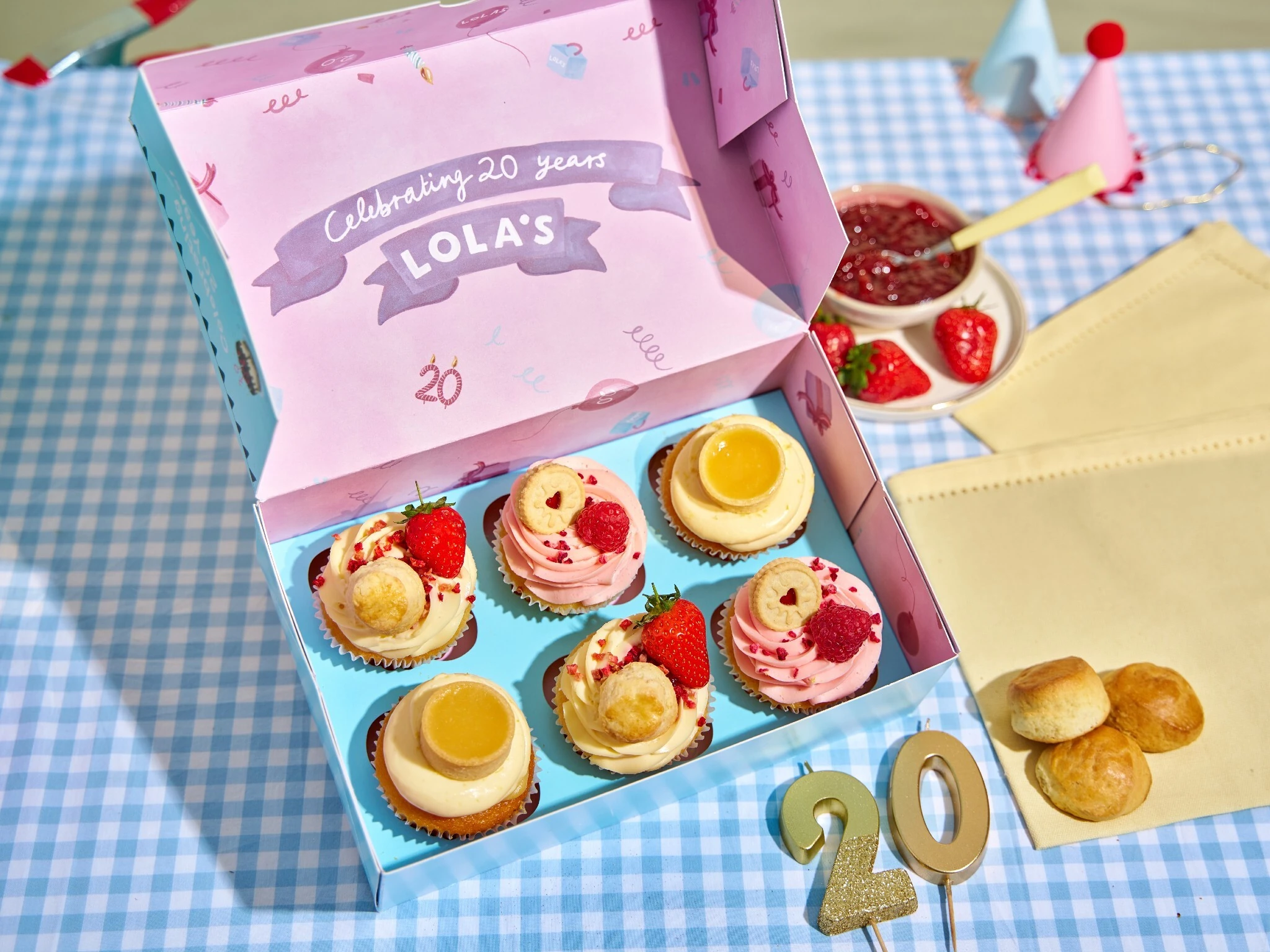 Lola’s Cupcakes giveaway