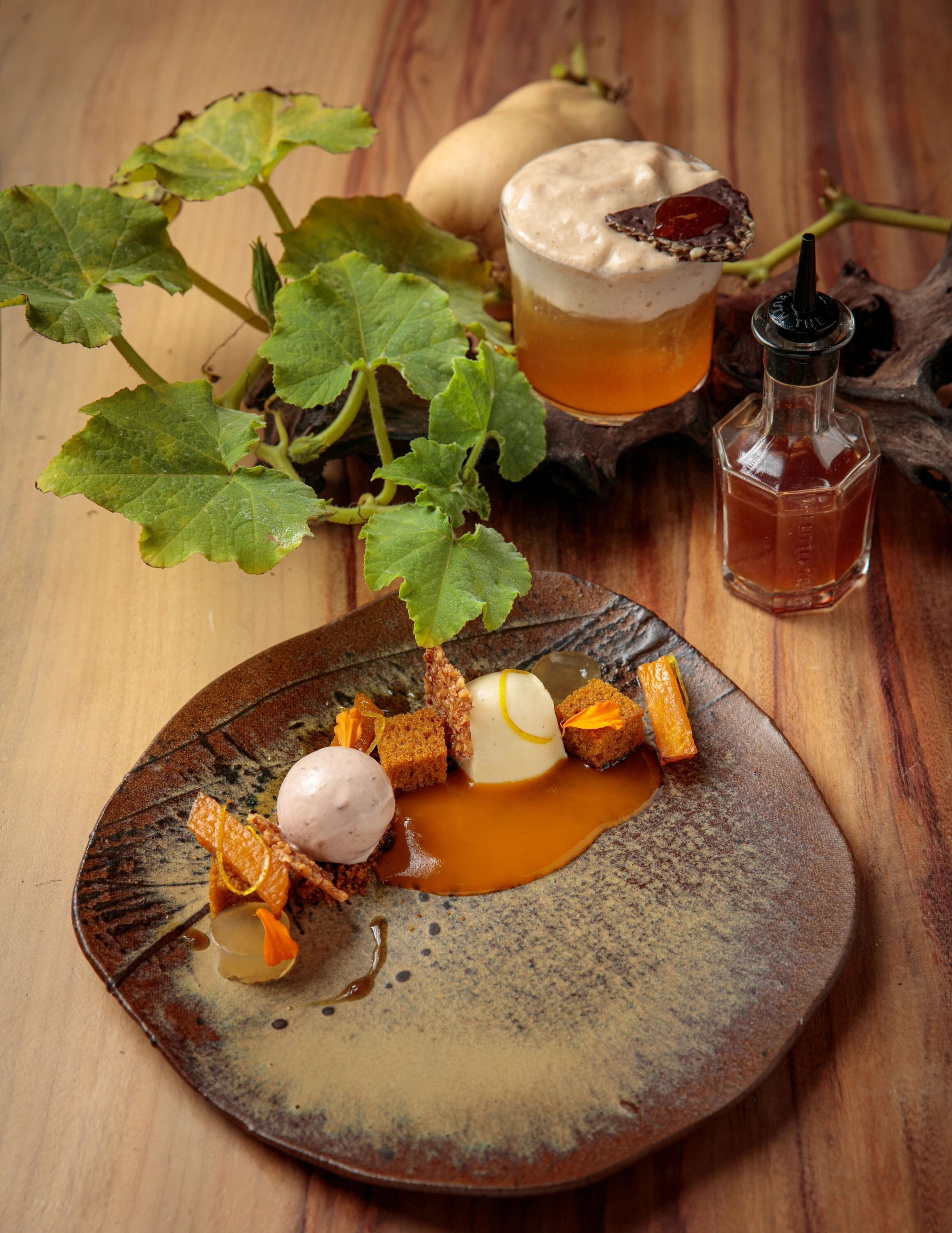 Six-course dinner by Johannes Richter and Sebastian Stehr, with Jennifer Hug&eacute; and Johanna Richter.