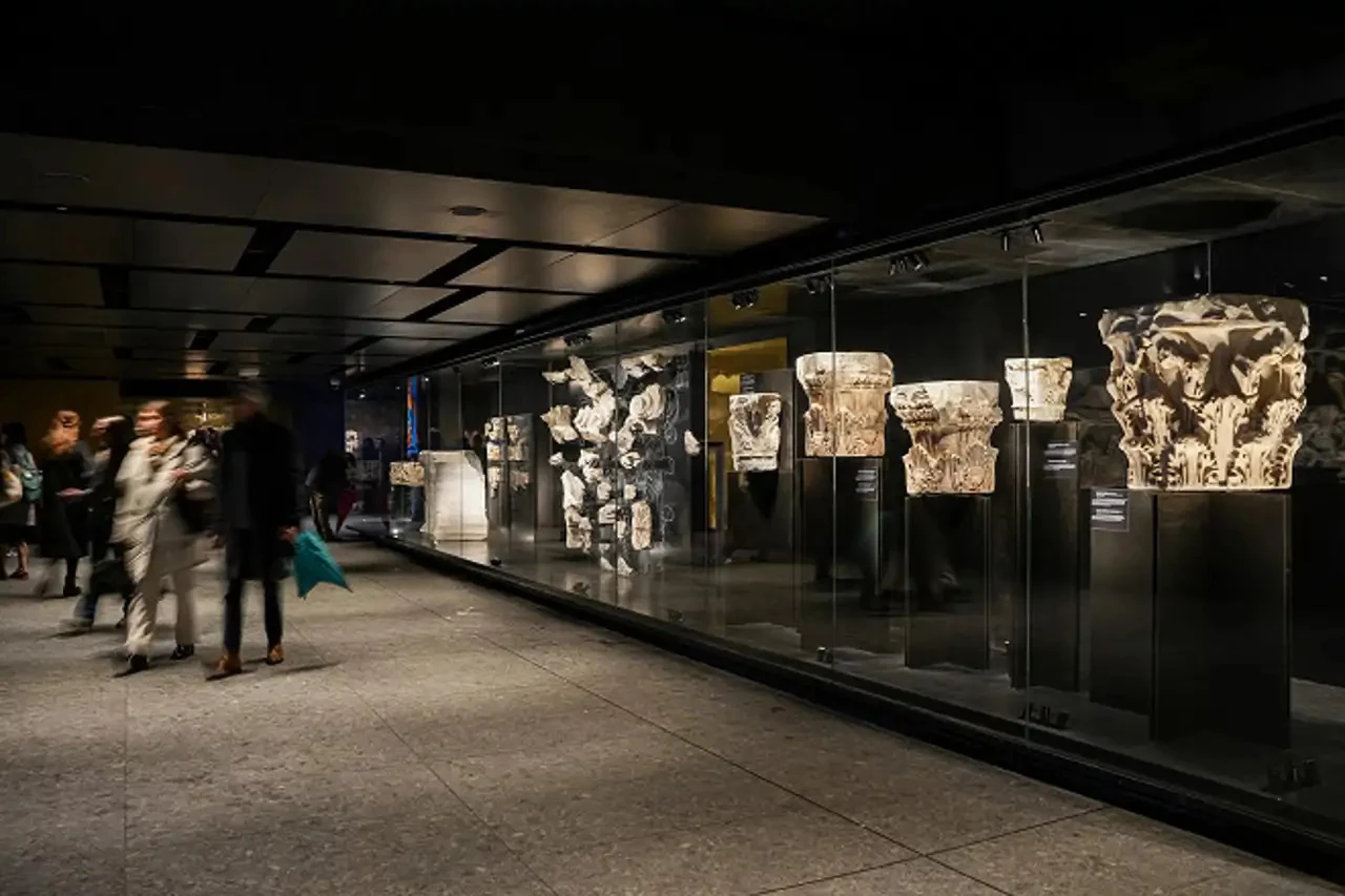 Estaci&oacute; del metro del Colosseu