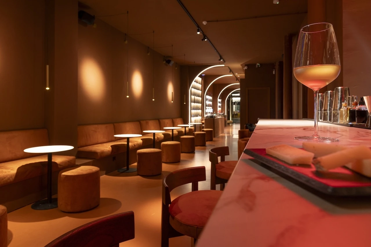 Club del Disco, bar y cocteler&iacute;a 