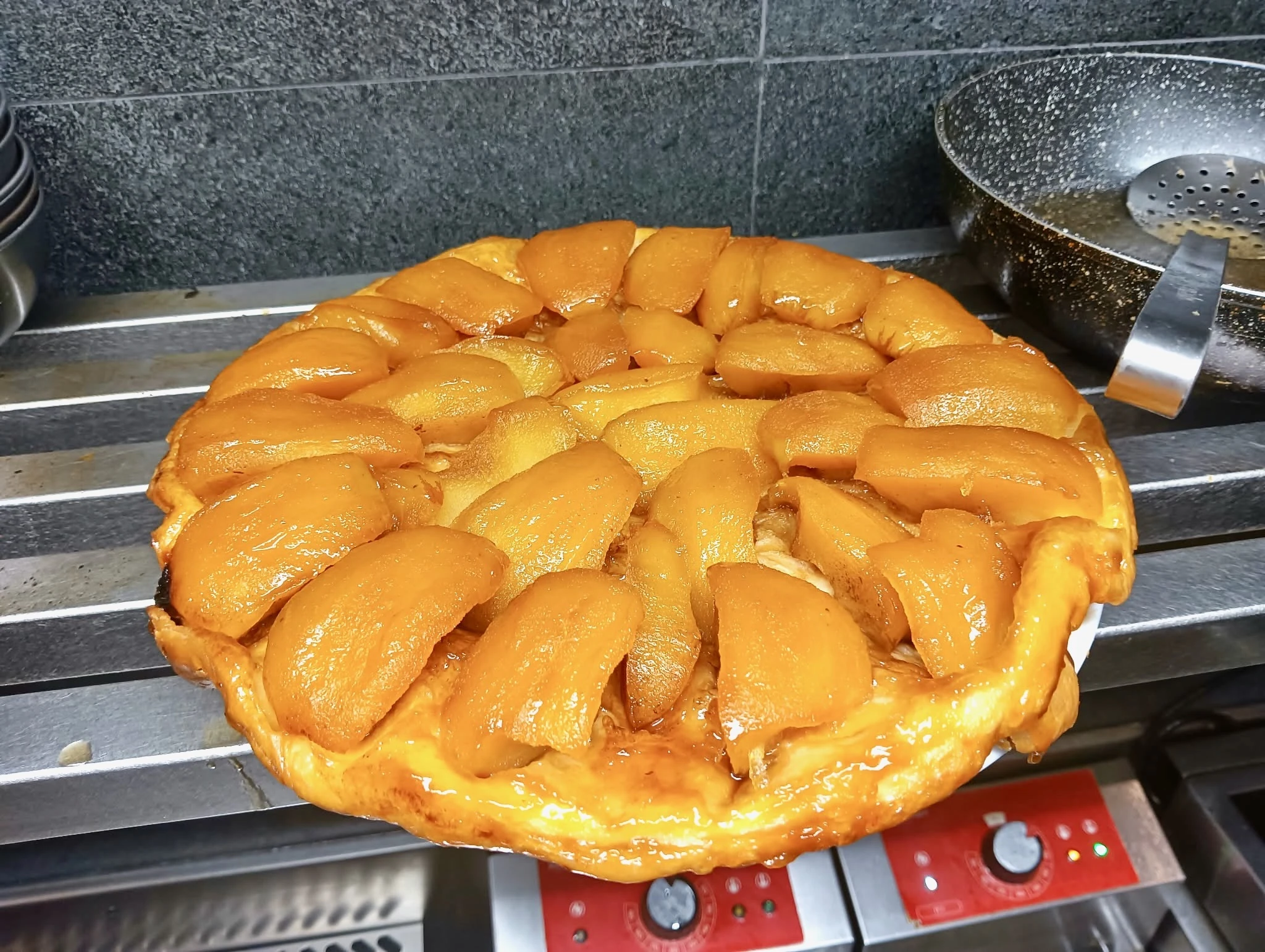 Past&iacute; tatin, Bar Costa 