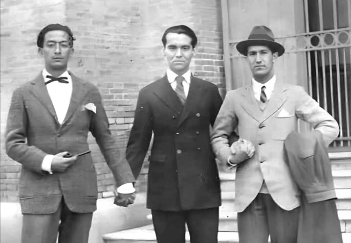 Dal&iacute;, Lorca y Pep&iacute;n Bello ante el Museo de Ciencias Naturales, en 1925