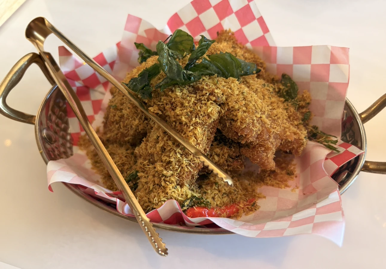 Green curry chicken wings at BOBO THai