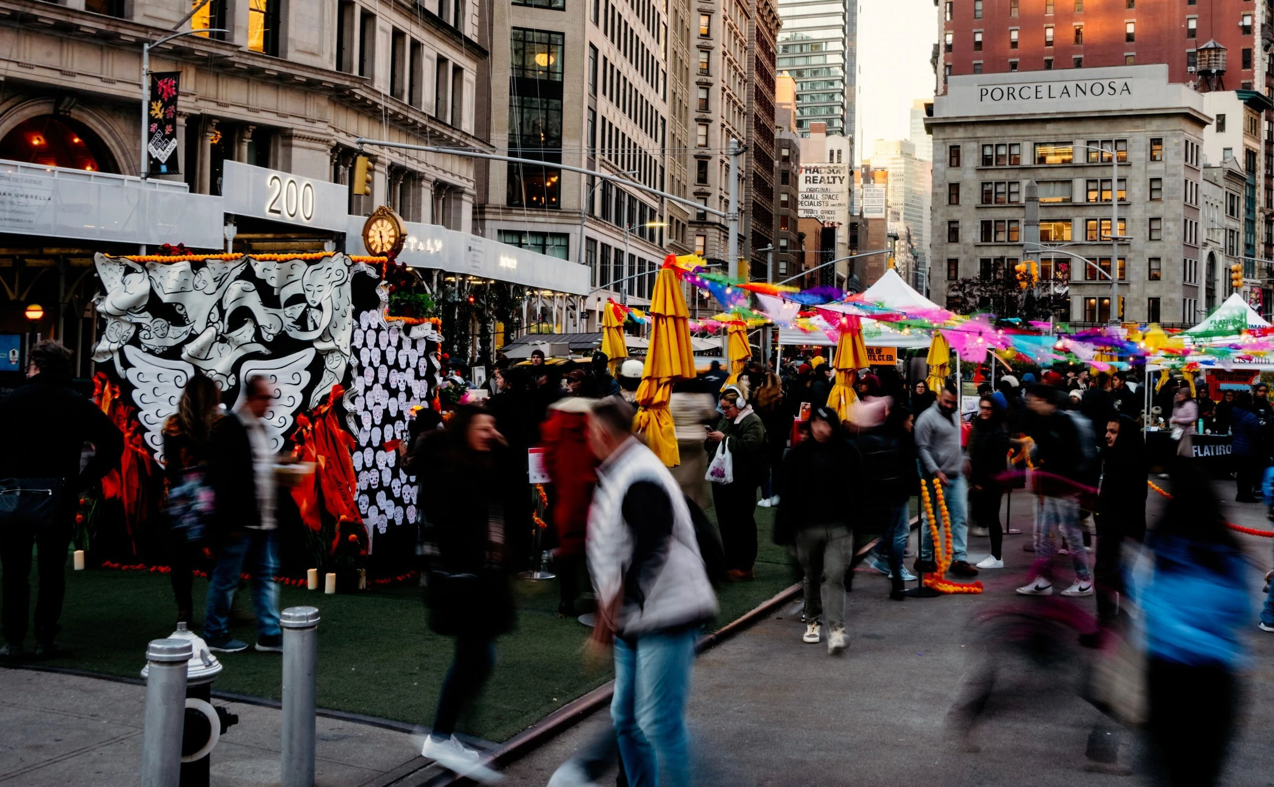 D&iacute;a de Muertos in Flatiron