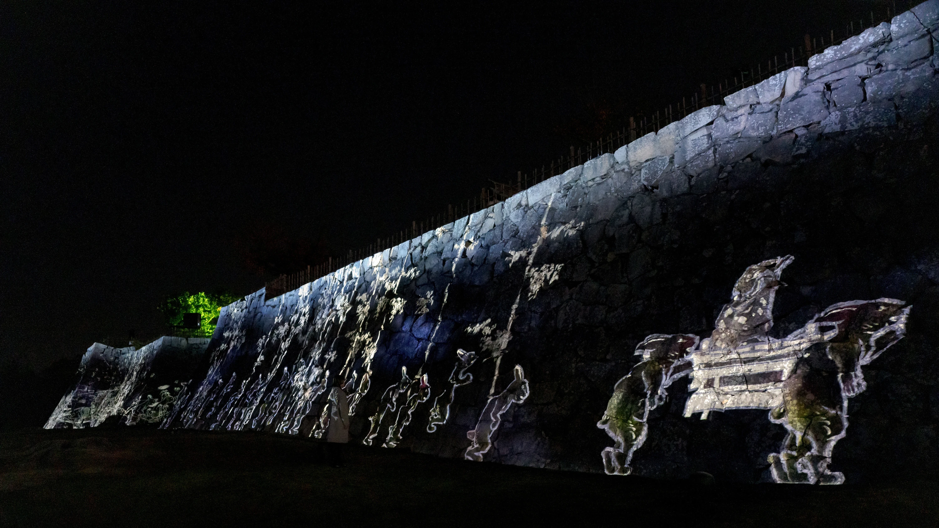 In photos: teamLab is hosting an immersive nighttime art exhibit at Fukuoka Castle
