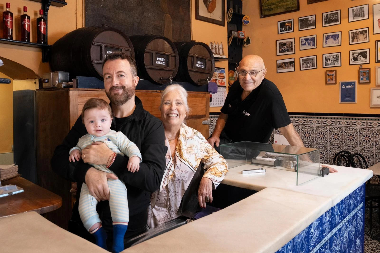 Max, Roger, Anna y Pepe: cuatro generaciones del Bar La Plata