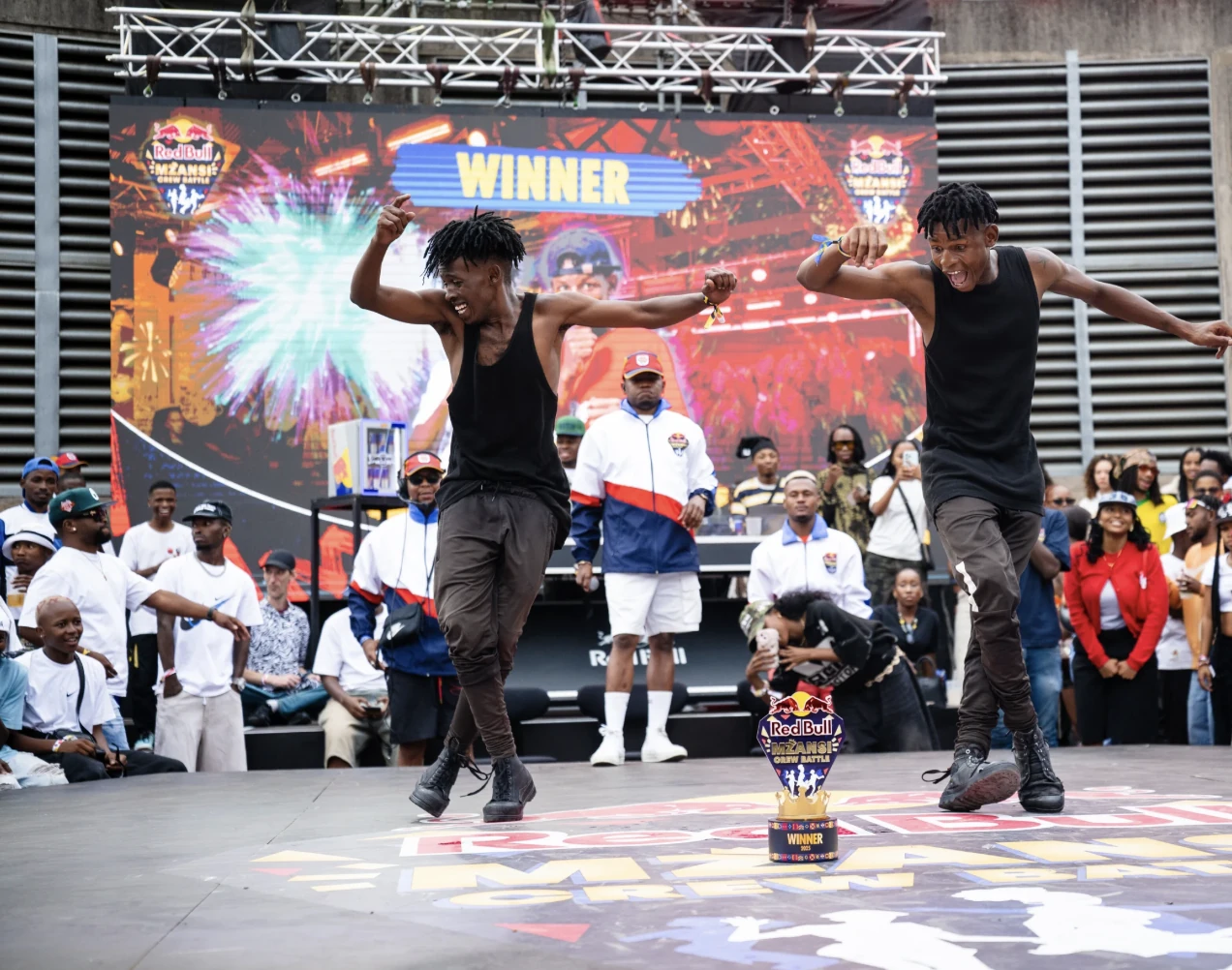 Last year's winning due, Crazy Destroyers