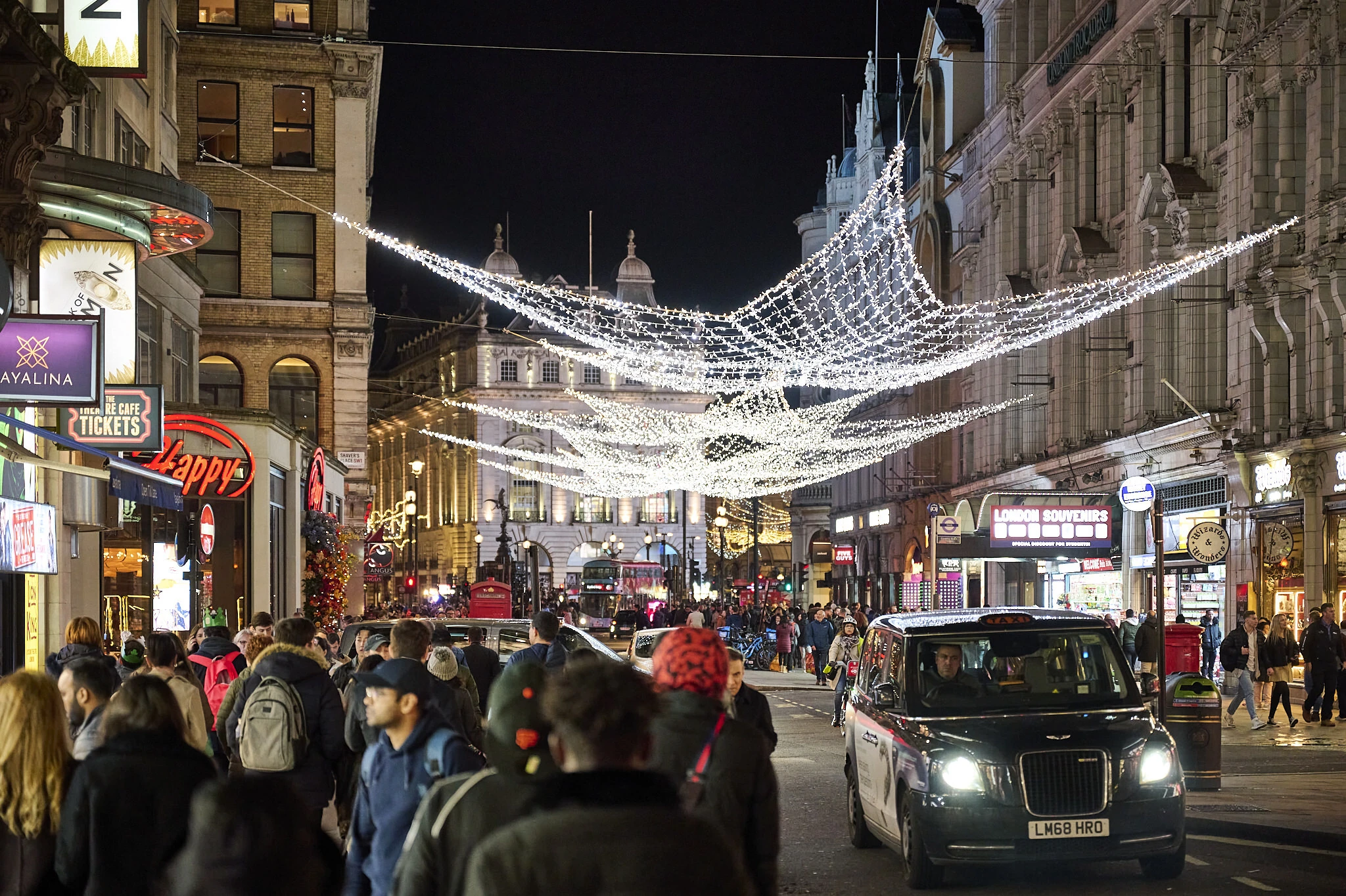 Star-shaped Christmas lights in London&rsquo;s West End 