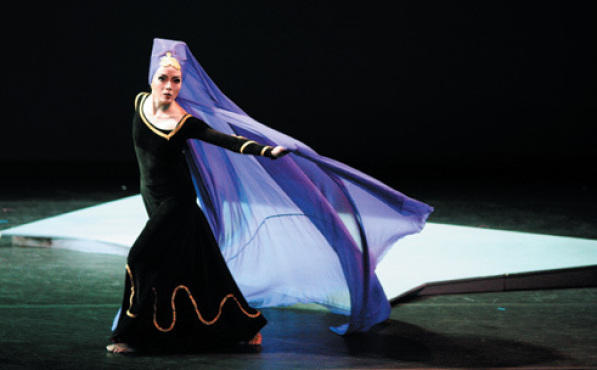 ANGER MANAGEMENT Fang-Yi Sheu plays Clytemnestra.