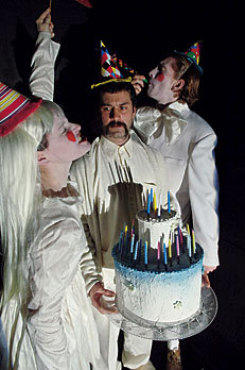 THIS TAKES THE CAKE Gueriera, center, is fed up with his parents.