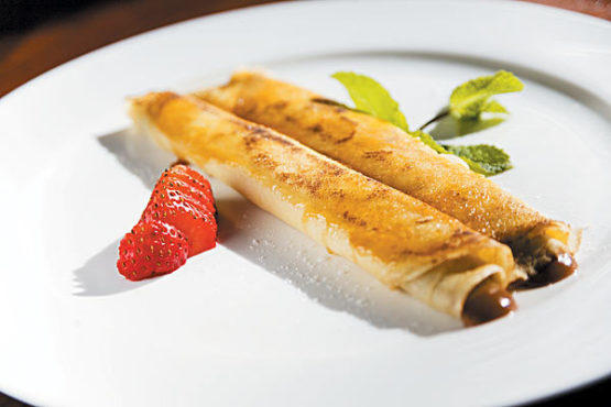 Apple crpes with caramel