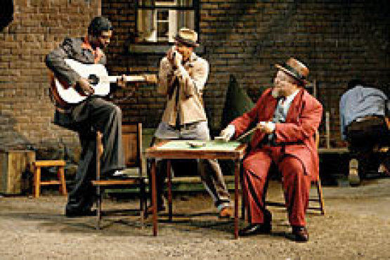 IN A JAM Reddick, Carroll and Henderson, from left, trade licks.