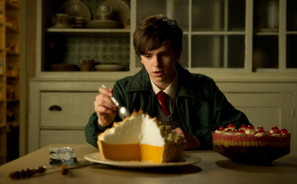 Freddie Highmore in Toast