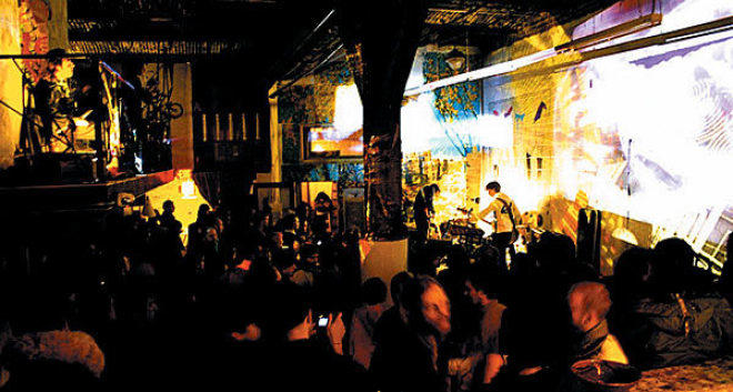 ROOM WITH A VIEW Awesome Color and awesome color fill the Glasslands.