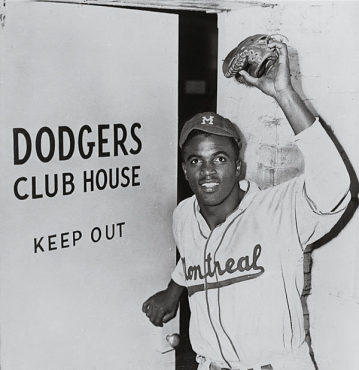 OPPORTUNITY KNOCKS Robinson stepsthrough the Dodgers’ clubhouse doorand into history.
