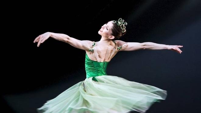 Dance_Jewels_press2011.jpg