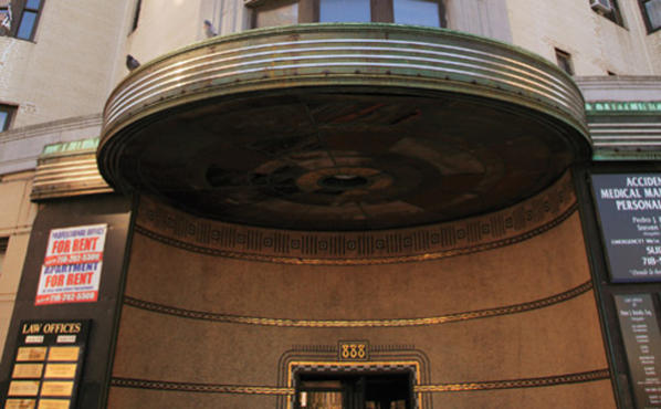 <div class="caption">Grand Concourse</div>