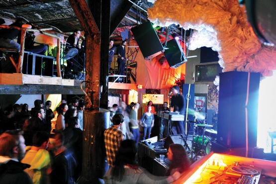 Glasslands Gallery