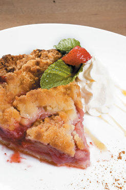 Apple-raspberry pie